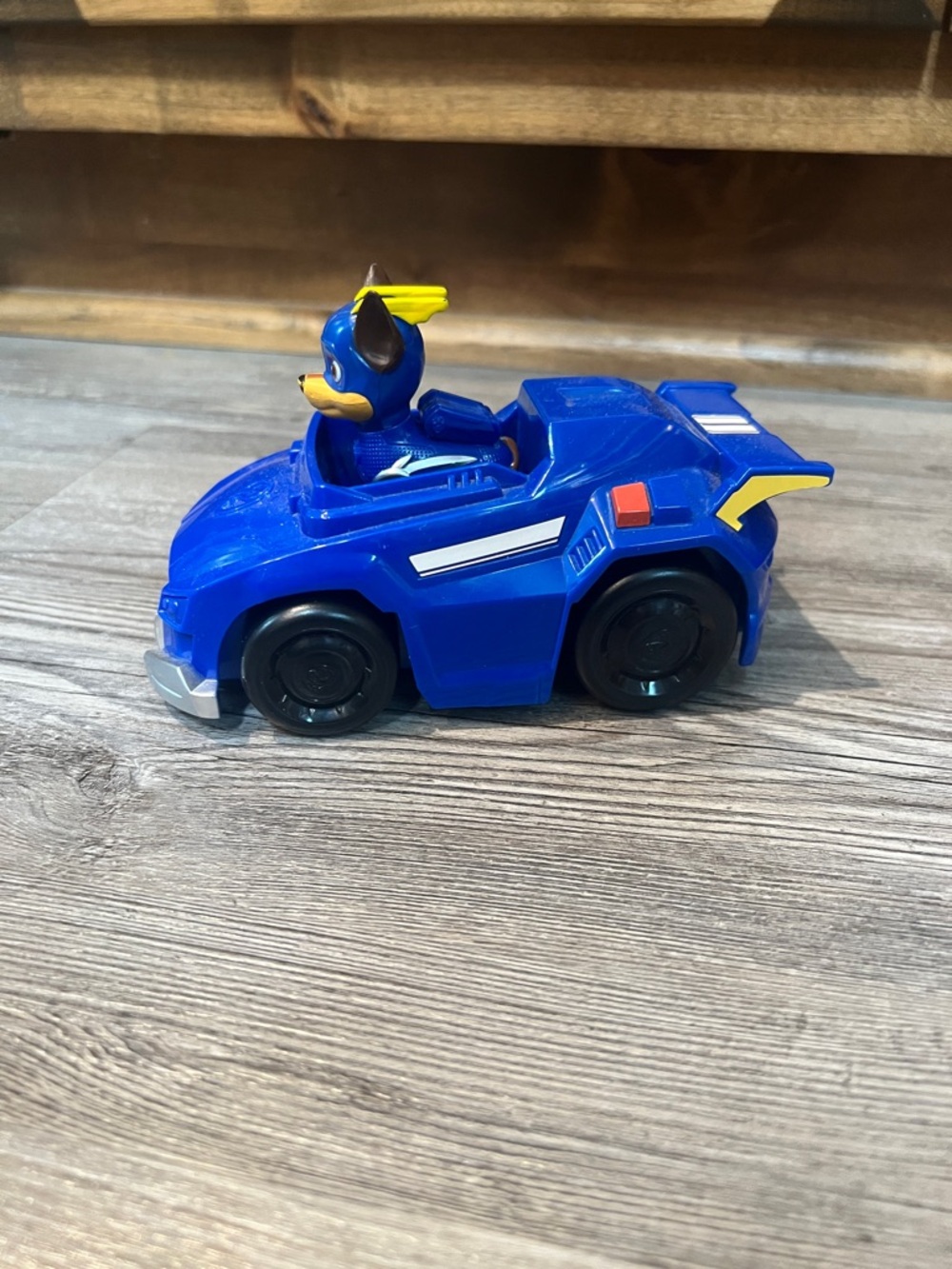 Chase Paw Patrol Car & Pup